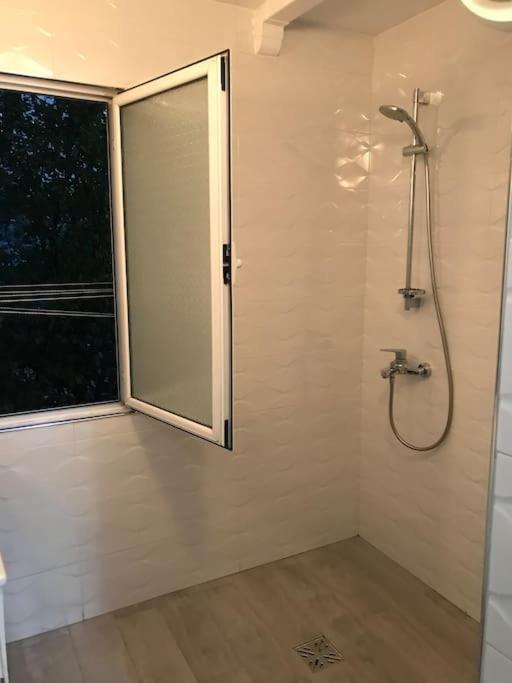 Warm Apartment In The Center Of Tirana City Ngoại thất bức ảnh