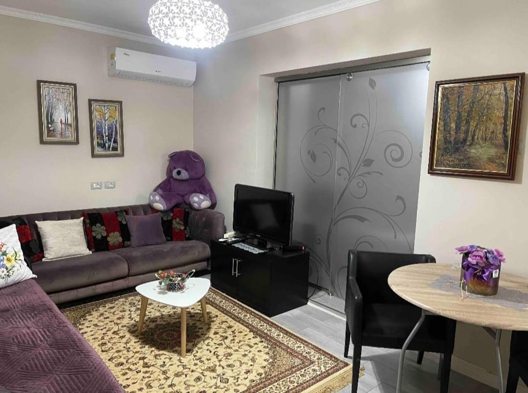Warm Apartment In The Center Of Tirana City Ngoại thất bức ảnh
